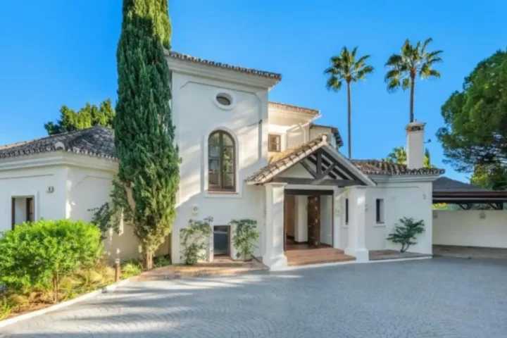 Elegant Golf-Front Villa in La Zagaleta | 5 Bedrooms | €6.49M