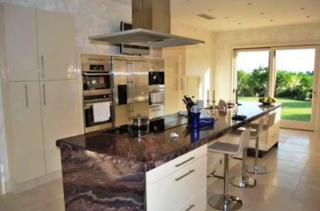 Classic Luxury Estate in La Zagaleta | 7 Bedrooms | €8.95M 9
