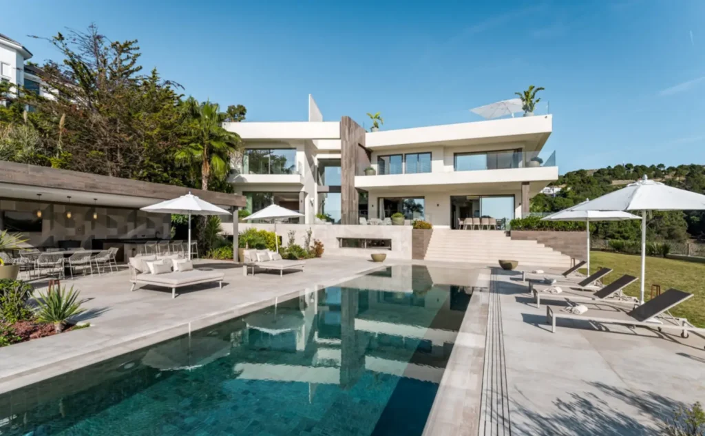 Contemporary Golf Front Villa in La Zagaleta | 6 Bedrooms | €11.6M 1