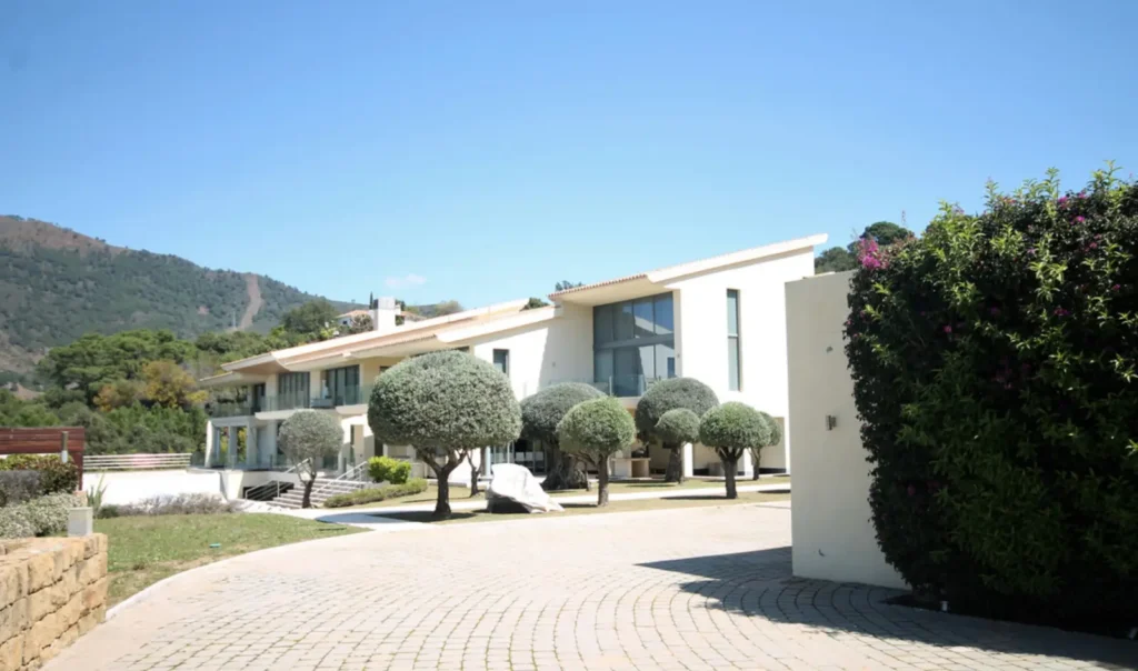 Contemporary Grand Estate in La Zagaleta | 9 Bedrooms | €9M 4