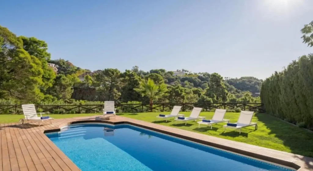 Elegant Golf-Front Villa in La Zagaleta | 5 Bedrooms | €6.49M 2