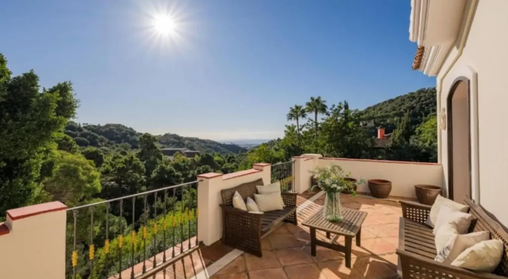 Elegant Golf-Front Villa in La Zagaleta | 5 Bedrooms | €6.49M 3