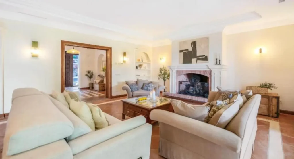 Elegant Golf-Front Villa in La Zagaleta | 5 Bedrooms | €6.49M 9