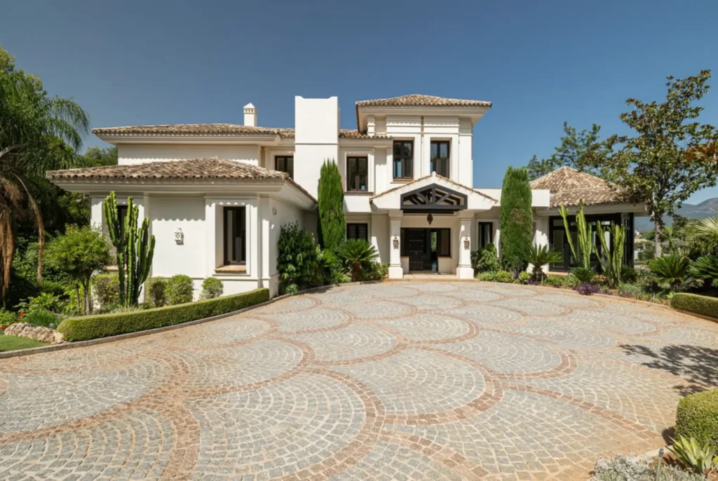 Frontline Golf Villa in La Zagaleta | 7 Bedrooms | €6.25M 3