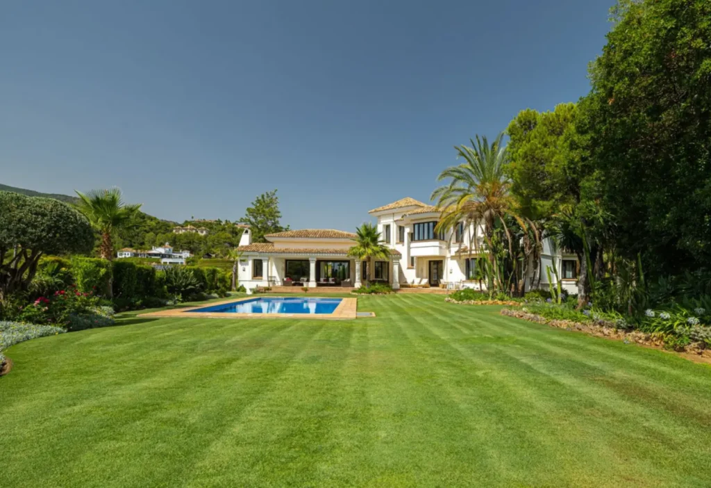 Frontline Golf Villa in La Zagaleta | 7 Bedrooms | €6.25M 4