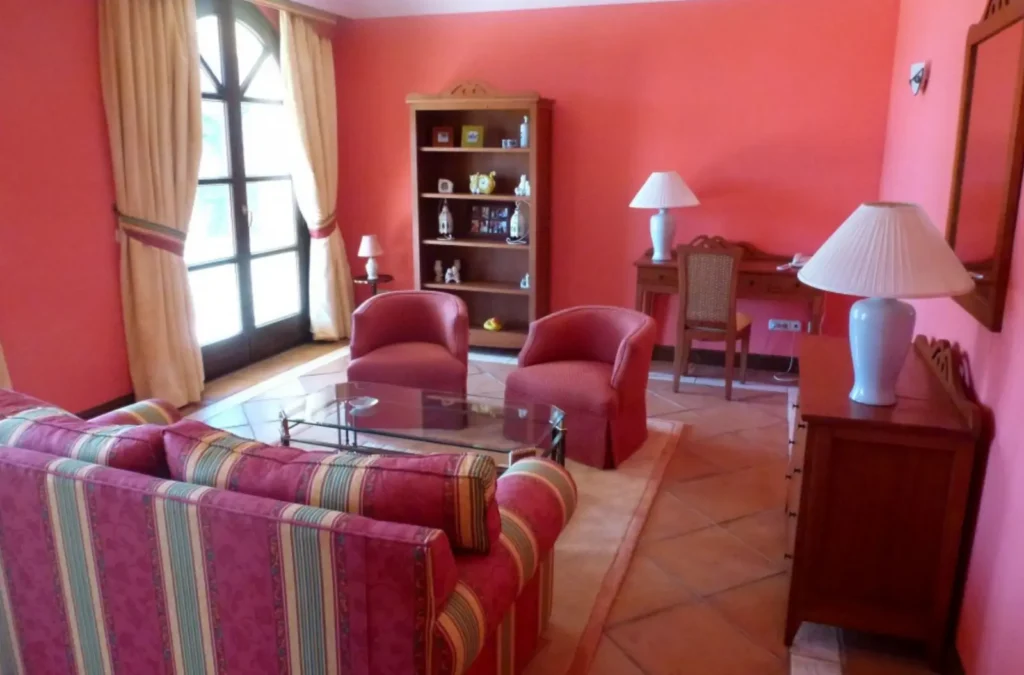 Grand Renovation Opportunity in La Zagaleta | 6 Bedrooms | €7.6M 4