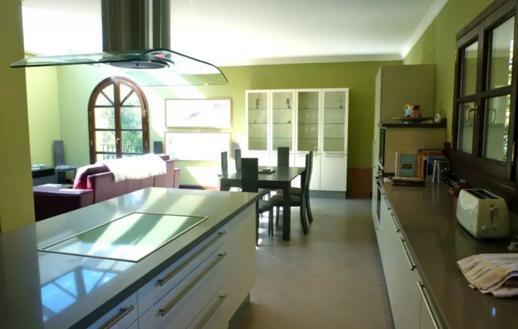 Grand Renovation Opportunity in La Zagaleta | 6 Bedrooms | €7.6M 6